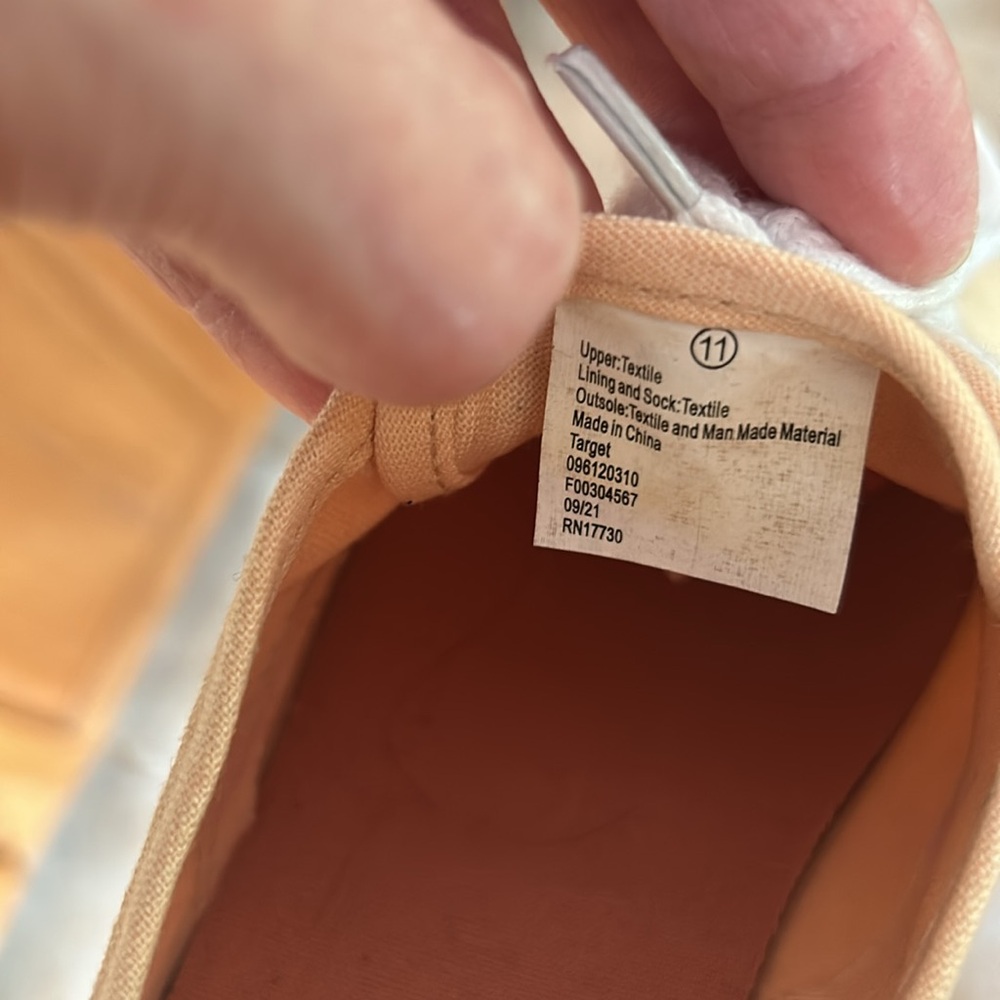 Universal Thread Sneakers - Picture 8 of 8